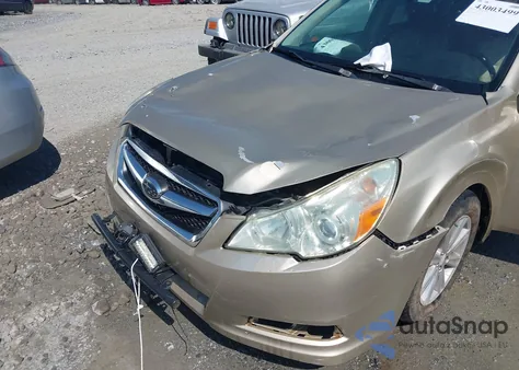 2010 Subaru Legacy 2.5I Premium z USA, uszkodzony, nr VIN 4S3BMBG60A3214862